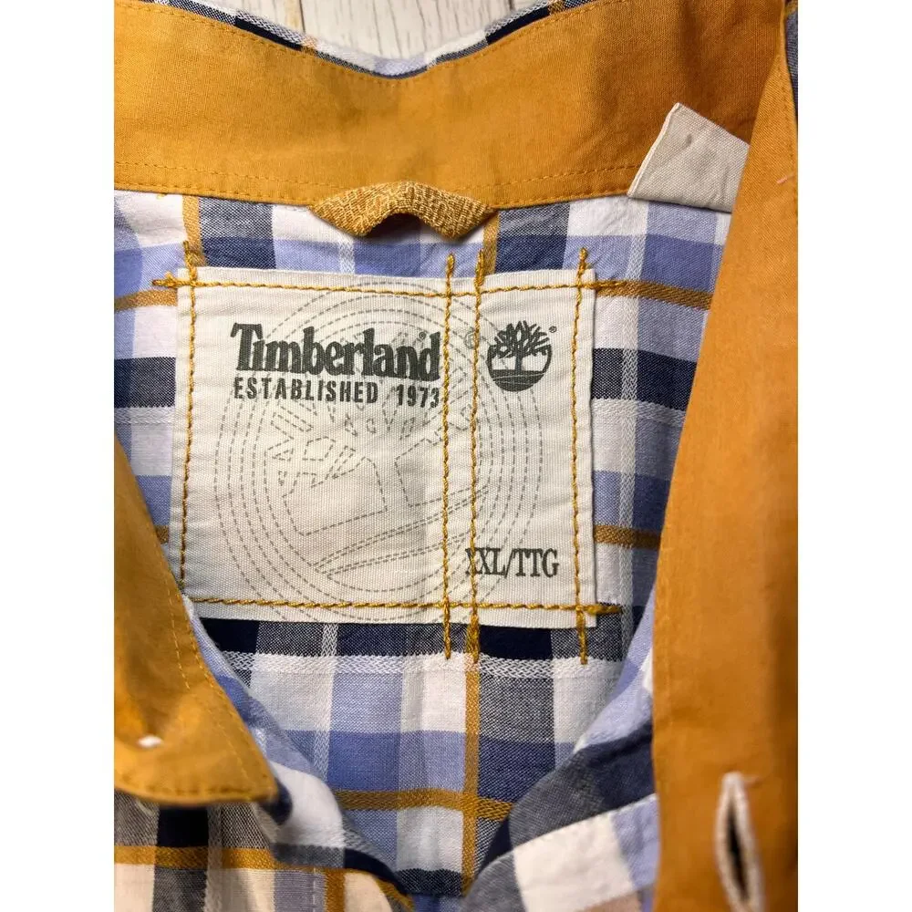 Timberland men’s short sleeve navy & gold plaid button down. 100% cotton. Sz XXL